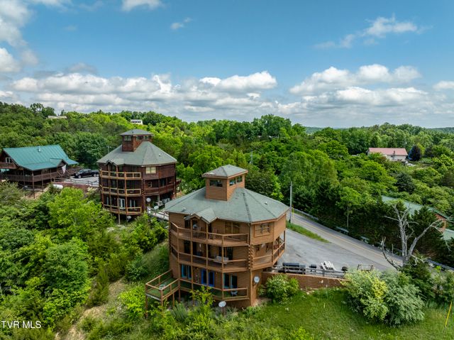 2083 Kerr Rd, Sevierville, TN 37876