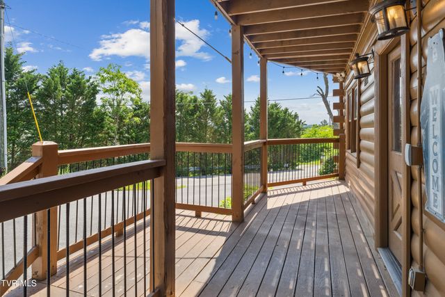 2083 Kerr Rd, Sevierville, TN 37876