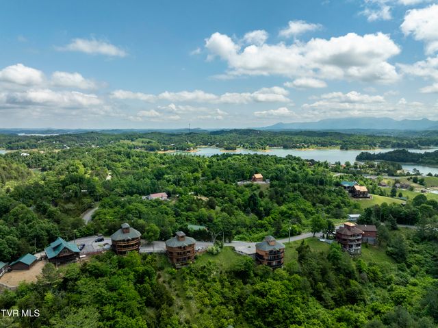 2083 Kerr Rd, Sevierville, TN 37876