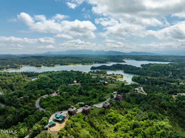 2083 Kerr Rd, Sevierville, TN 37876