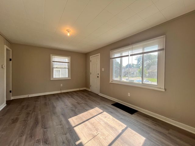 2352 Hiawatha Park Drive, Columbus, OH 43211