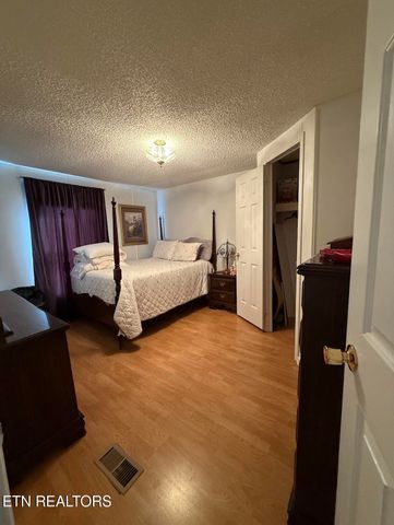 1231 Pump Springs Rd, Harrogate, TN 37752