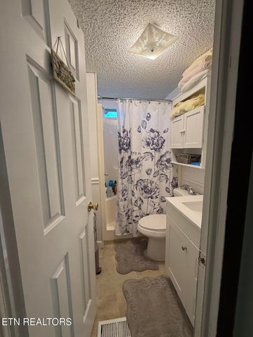 1231 Pump Springs Rd, Harrogate, TN 37752