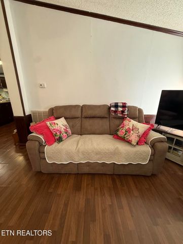 1231 Pump Springs Rd, Harrogate, TN 37752