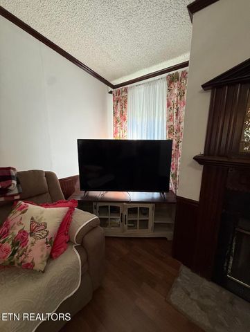 1231 Pump Springs Rd, Harrogate, TN 37752