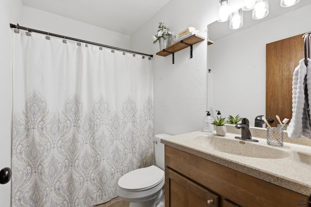4015 OILER LN, Rapid City, SD 57701