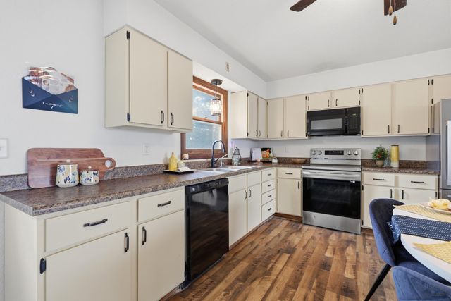 4015 OILER LN, Rapid City, SD 57701