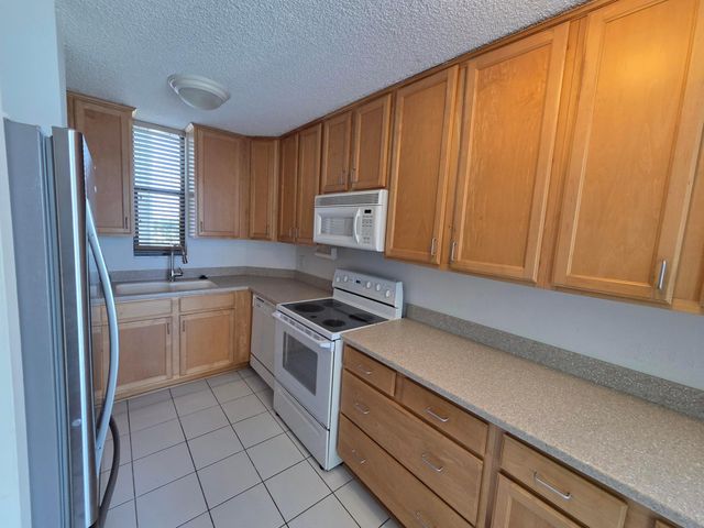 1000 S Ocean Boulevard 9J, Pompano Beach, FL 33062