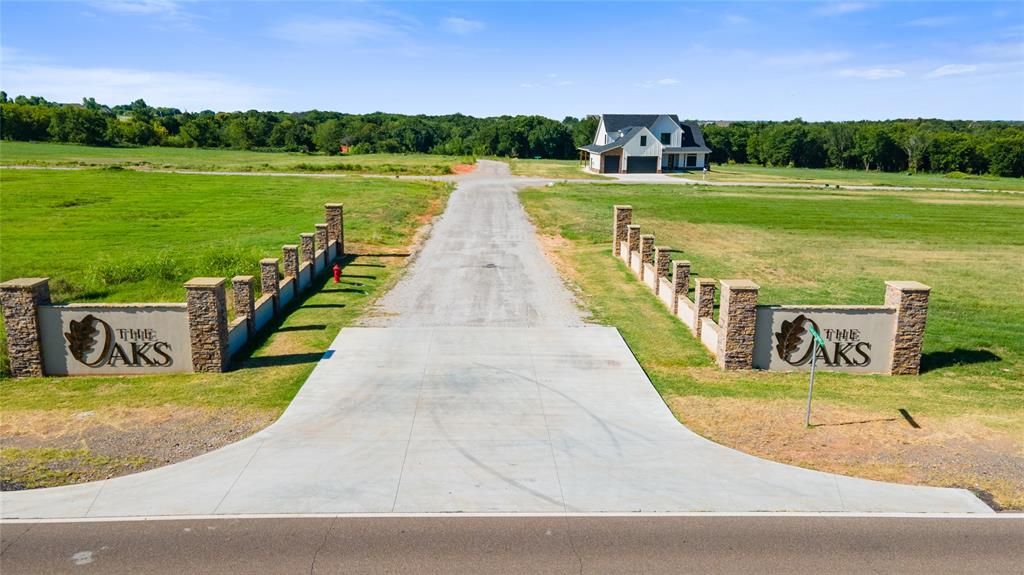 21637 Trophy Ridge Drive, Purcell, OK 73080