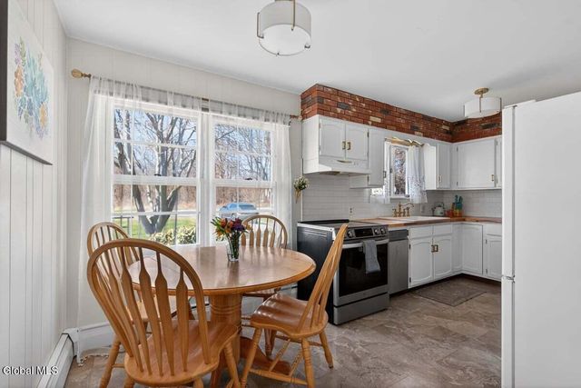 720 Mac Elroy Road, Clifton Park, NY 12019