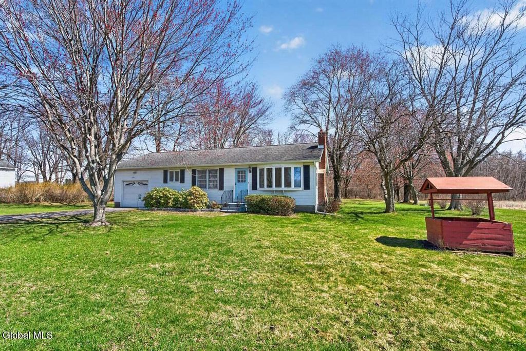 720 Mac Elroy Road, Clifton Park, NY 12019