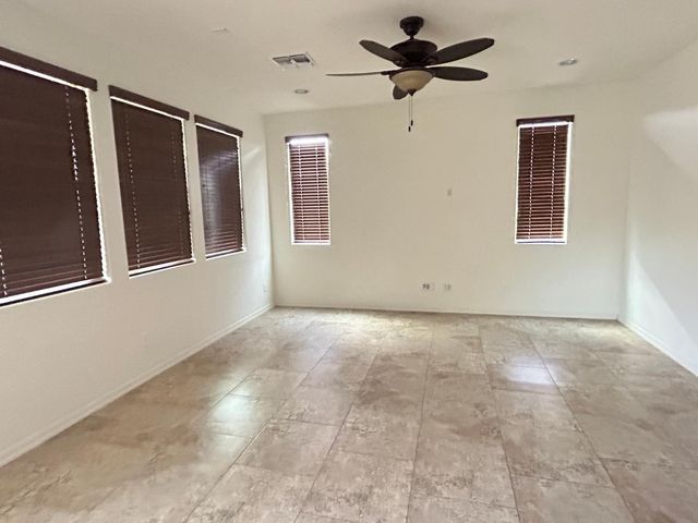 5537 W Desert Hollow Drive, Phoenix, AZ 85083