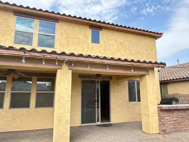 5537 W Desert Hollow Drive, Phoenix, AZ 85083