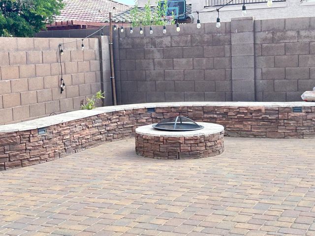 5537 W Desert Hollow Drive, Phoenix, AZ 85083