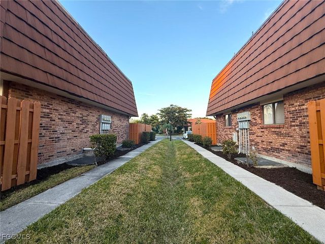 1406 Park Shore CIR 3, Fort Myers, FL 33901