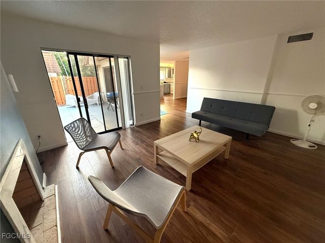 1406 Park Shore CIR 3, Fort Myers, FL 33901