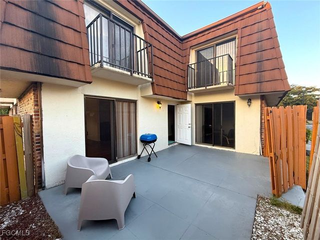 1406 Park Shore CIR 3, Fort Myers, FL 33901