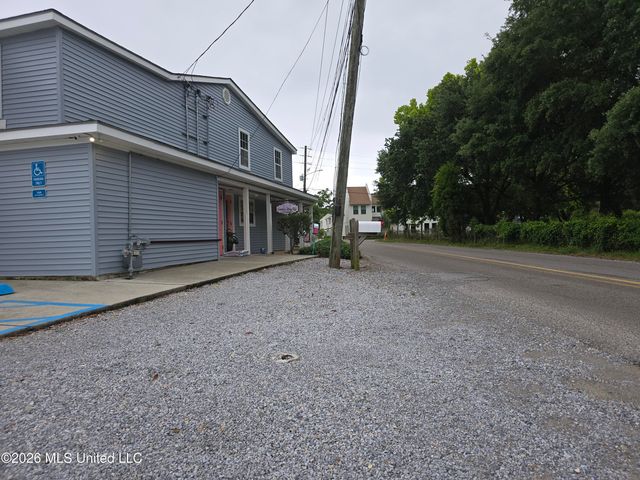 Menge Avenue, Pass Christian, MS 39571