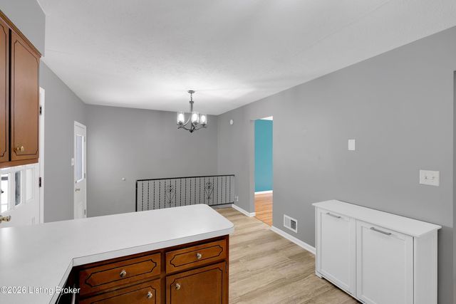 3213 Cabinwood Dr, Louisville, KY 40220