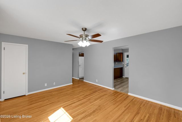 3213 Cabinwood Dr, Louisville, KY 40220