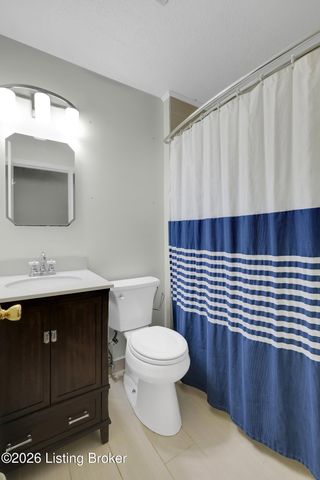 3213 Cabinwood Dr, Louisville, KY 40220