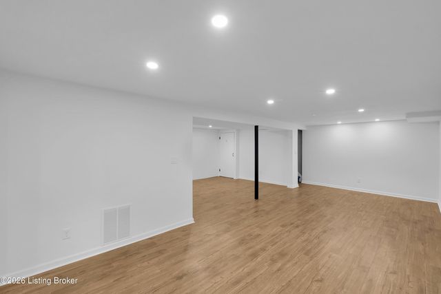 3213 Cabinwood Dr, Louisville, KY 40220