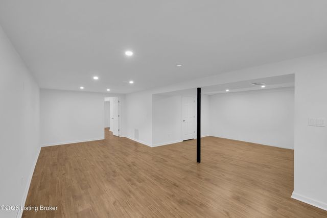 3213 Cabinwood Dr, Louisville, KY 40220