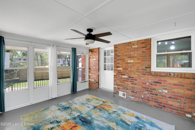 3213 Cabinwood Dr, Louisville, KY 40220