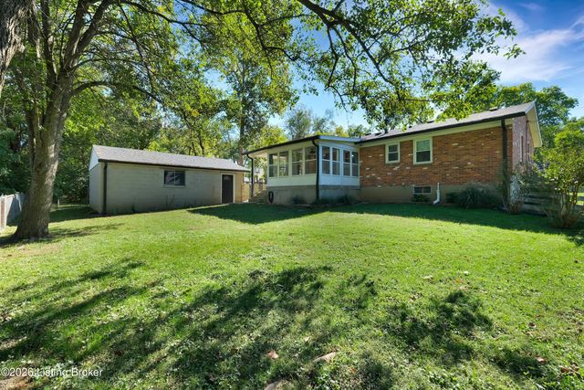 3213 Cabinwood Dr, Louisville, KY 40220