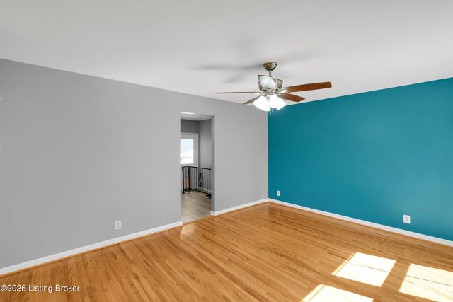 3213 Cabinwood Dr, Louisville, KY 40220