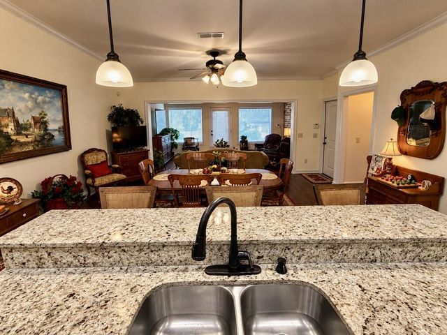 207 Kelso Ln, Dothan, AL 36305