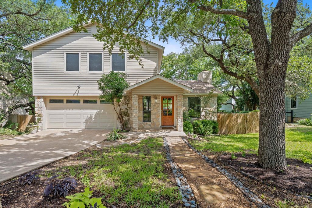 3633 Peregrine Falcon DR, Austin, TX 78746