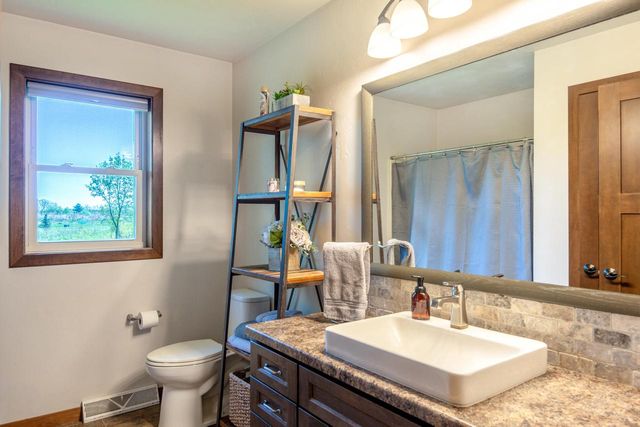 3102 HEISE ROAD, Omro, WI 54963