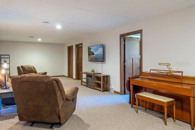 3102 HEISE ROAD, Omro, WI 54963