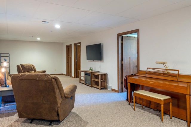 3102 HEISE ROAD, Omro, WI 54963