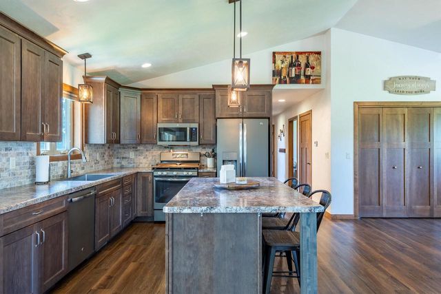 3102 HEISE ROAD, Omro, WI 54963