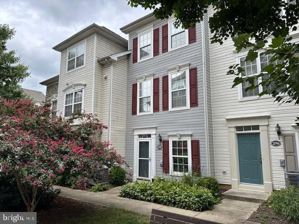 21759 DRAGONS GREEN SQ, Ashburn, VA 20147