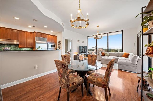 2828 Peachtree Road NW 1204, Atlanta, GA 30305