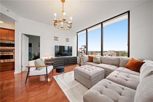 2828 Peachtree Road NW 1204, Atlanta, GA 30305