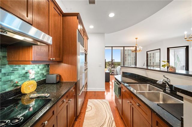 2828 Peachtree Road NW 1204, Atlanta, GA 30305