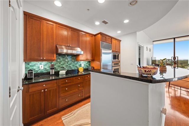2828 Peachtree Road NW 1204, Atlanta, GA 30305