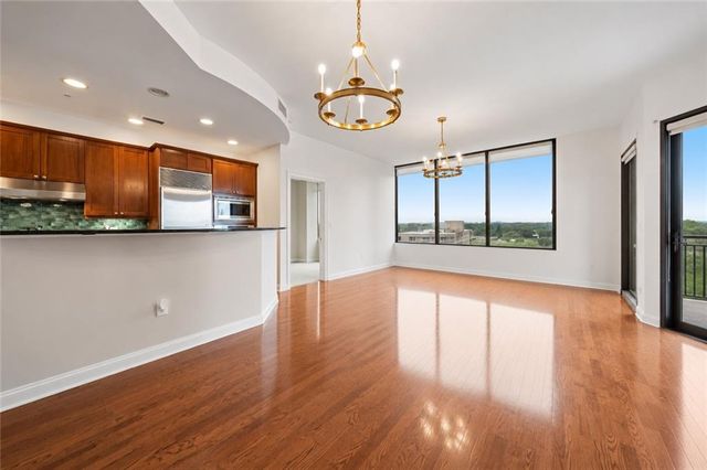 2828 Peachtree Road NW 1204, Atlanta, GA 30305