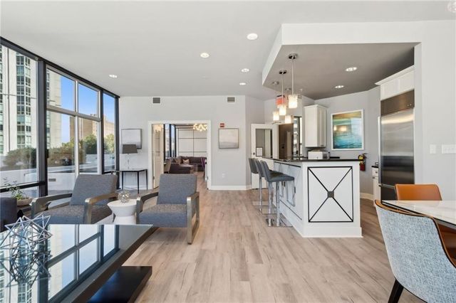 2828 Peachtree Road NW 1204, Atlanta, GA 30305