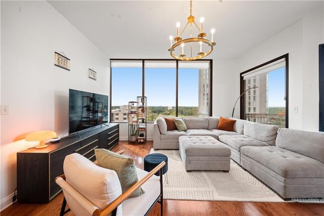 2828 Peachtree Road NW 1204, Atlanta, GA 30305