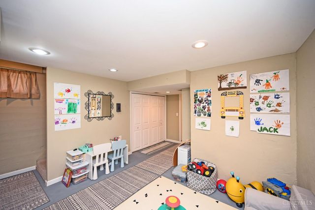 3414 Oak Lane, Cincinnati, OH 45209