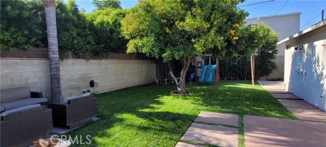 12619 Tiara St., Valley Village, CA 91607
