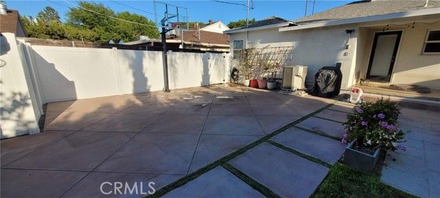 12619 Tiara St., Valley Village, CA 91607