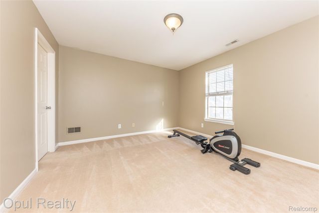 11698 Farmington Road, Livonia, MI 48150