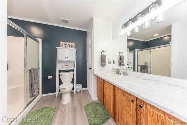 11698 Farmington Road, Livonia, MI 48150