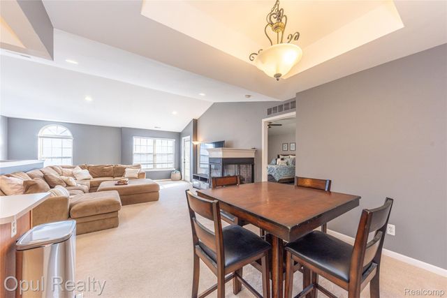 11698 Farmington Road, Livonia, MI 48150